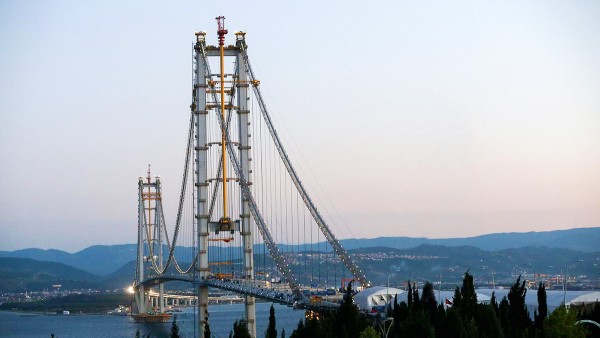 Мост Осман-Гази в Стамбуле. 109 сферических подшипников скольжения и 72 втулки